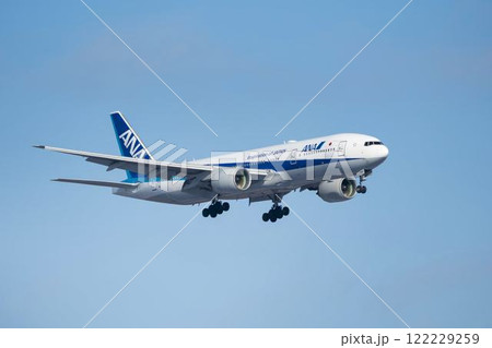 冬の新千歳空港 着陸中の飛行機 北海道千歳市 冬の新千歳空港 着陸中の飛行機 北海道千歳市 122229259