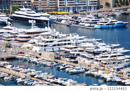 モナコのとても美しい街並み風景 122234483