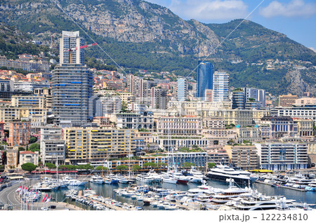 モナコのとても美しい街並み風景 122234810