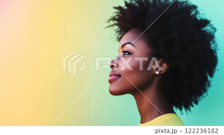 Side Profile of Confident Woman with Afro Hair 122236182