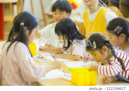 絵画教室 学童保育イメージ 絵画教室 学童保育イメージ 122236627
