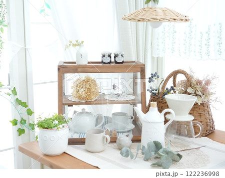 ナチュラルインテリア テーブル雑貨 122236998