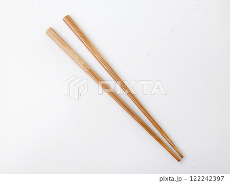 木製の箸 122242397