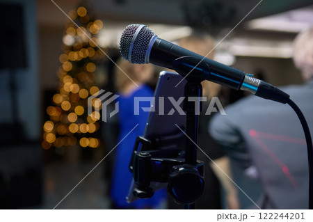Make sure to arrange the microphone correctly in the event hall for speeches or performances Make sure to arrange the microphone correctly in the event hall for speeches or performances 122244201