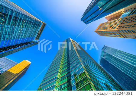 日本の東京都市景観　新風景。汐留シティセンターや電通など汐留の摩天楼を望む＝1月23日 122244381