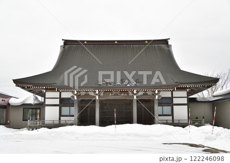 冬の北海道八雲町で八雲山安楽寺境内の風景を撮影 122246098
