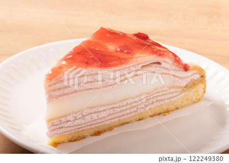 ストロベリー　ミルクレープ 122249380