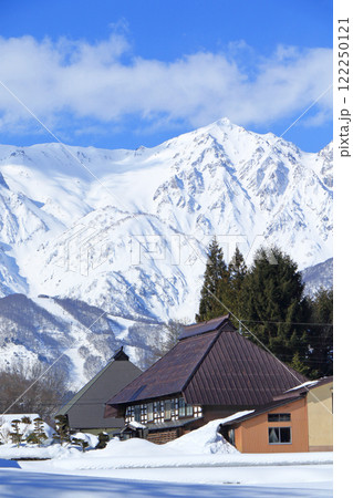 冬の白馬　大出の里 122250121