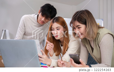 Brainstorming session for the creative team of designers in application design and implementation planning ux ui Teamwork of modern business teams Brainstorming session for the creative team of designers in application design and implementation planning ux ui Teamwork of modern business teams 122254163