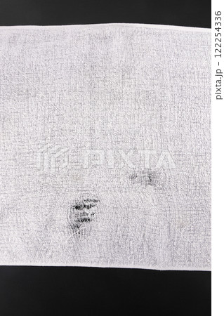 破れたタオル 122254336