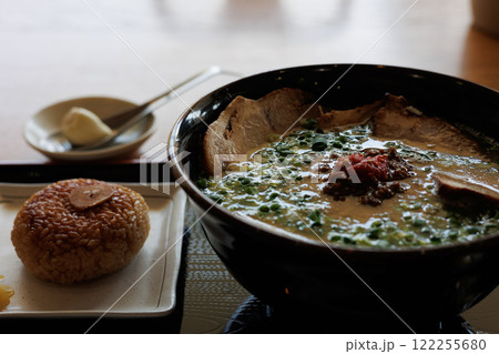 田子にんにくラーメンと焼きおにぎり(青森県田子町) 田子にんにくラーメンと焼きおにぎり(青森県田子町) 122255680