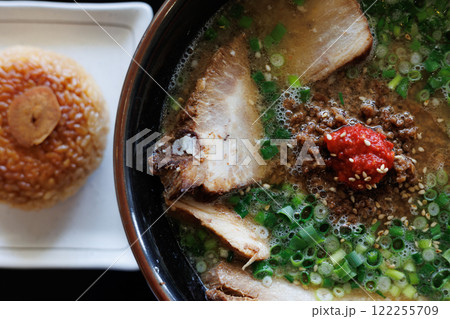 にんじゃあ麺とにんにく醤油焼きおにぎり 122255709