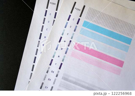 インクが目詰まりしたプリンターの印刷結果 122256968