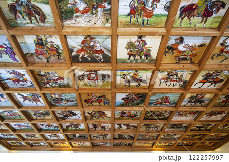 東京都台東区 矢先稲荷神社 拝殿内格子天井 日本馬乗史100枚の天井絵が奉納されている神社 東京都台東区 矢先稲荷神社 拝殿内格子天井 日本馬乗史100枚の天井絵が奉納されている神社 122257997