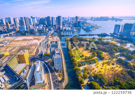 日本の東京都市景観 新時代へ。築地市場跡地などを望む。再開発…=令和7年1月23日 日本の東京都市景観 新時代へ。築地市場跡地などを望む。再開発…=令和7年1月23日 122259736