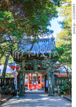 冬の八幡奈多宮　大分県杵築市 122260063