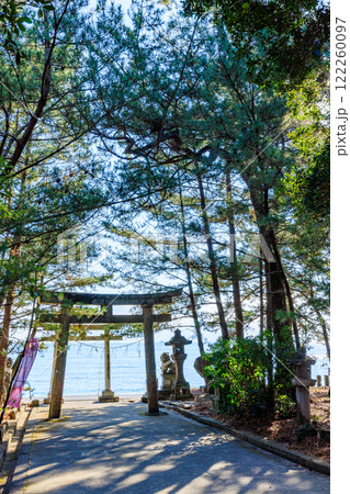 冬の八幡奈多宮　大分県杵築市 122260097