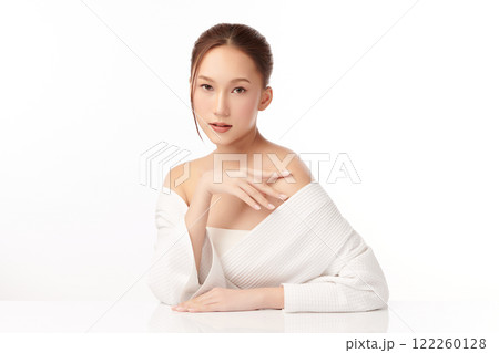 Beautiful young asian woman with clean fresh skin on white background, Face care, Facial treatment, Cosmetology, beauty and spa, Asian women portrait. 122260128