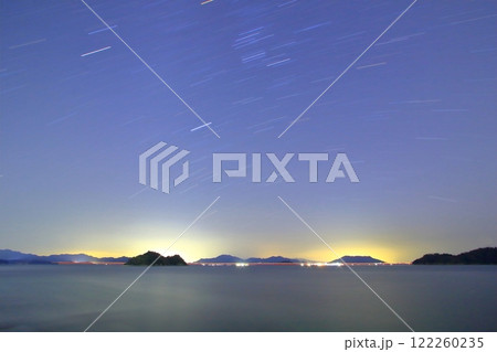 夜の大芝島から望む とびしま海道と小芝島 夜の大芝島から望む とびしま海道と小芝島 122260235