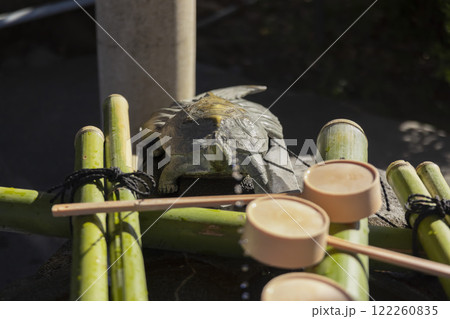 亀戸天神社の手水舎【神社イメージ】 亀戸天神社の手水舎【神社イメージ】 122260835