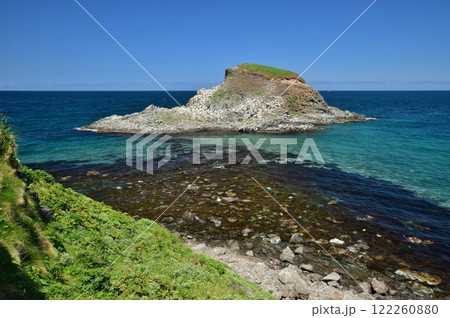 エゾカンゾウ咲き誇る利尻島 122260880