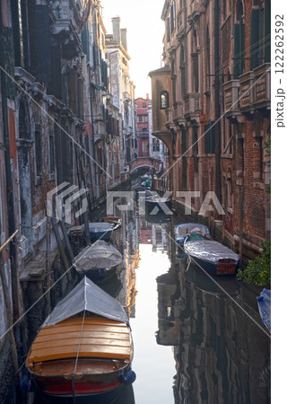 water channels and ancient houses Venice 122262592