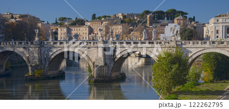 the city of Rome and its ancient streets 122262795
