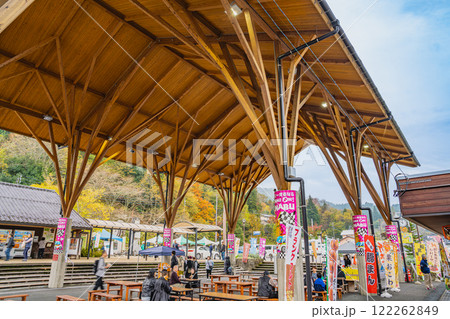豊田市の道の駅どんぐりの里いなぶの風景(愛知県) 122262849
