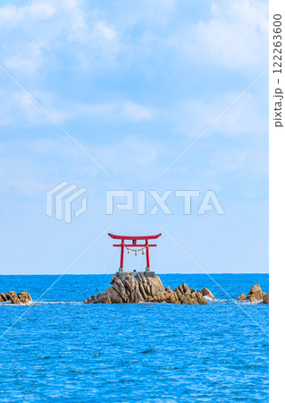 冬の八幡奈多宮　市杵島　大分県杵築市 122263600