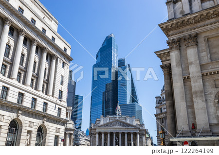 Modern Skyscraper and Historic Architecture in London Financial District Modern Skyscraper and Historic Architecture in London Financial District 122264199