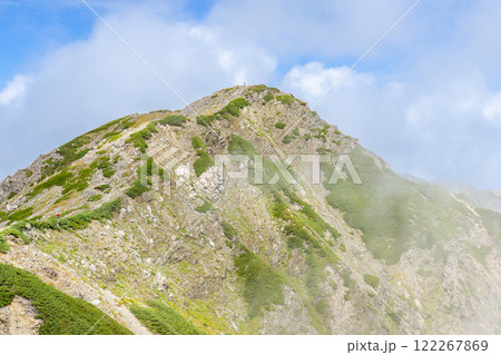赤石小屋分岐点から見上げる小赤石岳　南アルプス　赤石岳登山 122267869