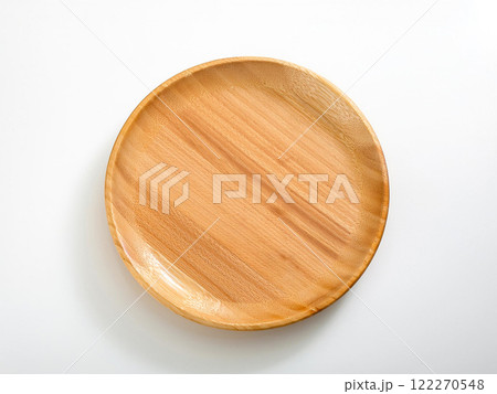 木の丸い皿 122270548