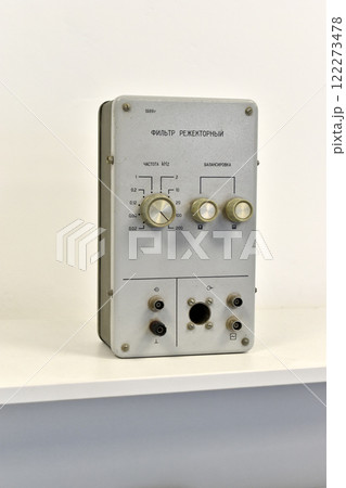 The power supply is electronic in the laboratory. A device for measuring voltage. The power supply is electronic in the laboratory. A device for measuring voltage. 122273478