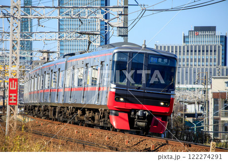 名古屋のビル群をバックに走る名鉄3300系電車 名古屋のビル群をバックに走る名鉄3300系電車 122274291