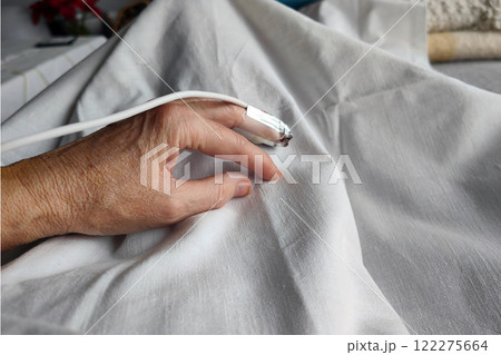 Monitoring Blood Oxygen Level in a hospital Monitoring Blood Oxygen Level in a hospital 122275664