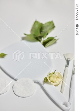 Explore Elegant Beauty Tools for Skincare and Makeup to enhance your beauty routine Explore Elegant Beauty Tools for Skincare and Makeup to enhance your beauty routine 122277176
