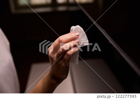 Cleaning a Modern Television Screen Effectively for Optimal Clarity and Brightness 122277393