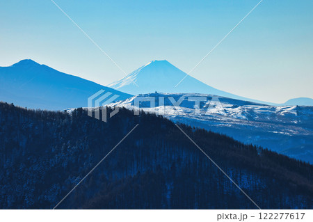 冠雪の富士山と霧ヶ峰高原 冠雪の富士山と霧ヶ峰高原 122277617