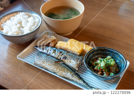おいしい秋刀魚の朝食 おいしい秋刀魚の朝食 122278896