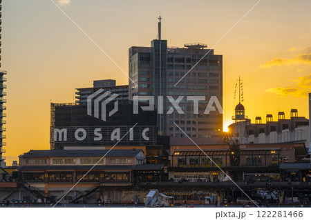 神戸ハーバーランドの美しい夕景 122281466