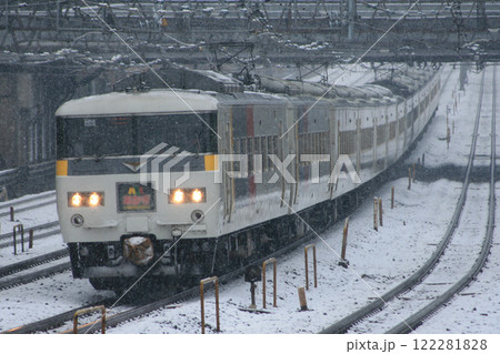 雪の日の特急あかぎ号:185系電車 雪の日の特急あかぎ号:185系電車 122281828