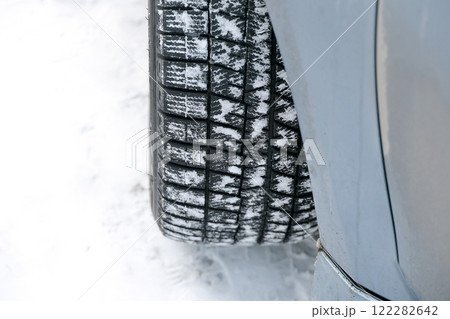 タイヤ, 車, 車輪, 雪道, 凍結, 凍結道路,スタッドレス、車両,乗り物,冬,雪,積雪 タイヤ, 車, 車輪, 雪道, 凍結, 凍結道路,スタッドレス、車両,乗り物,冬,雪,積雪 122282642