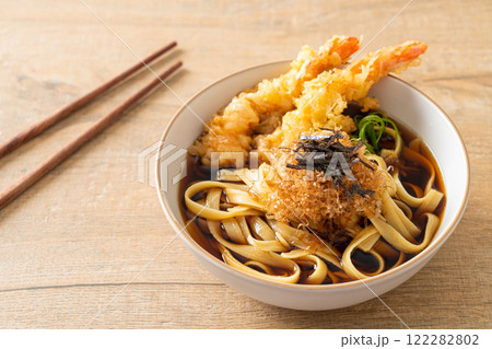 Japanese ramen noodles with shrimps tempura 122282802