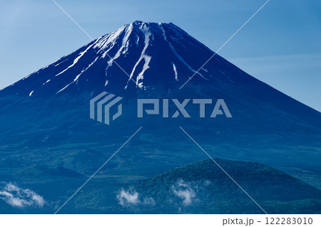 三方分山山頂から見る富士山と大室山 三方分山山頂から見る富士山と大室山 122283010