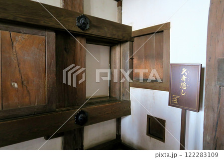 関西・姫路・姫路城の内部・大天守閣の防衛機能、鉄砲狭間や武者隠しが配置された壁・兵庫県姫路市(2) 関西・姫路・姫路城の内部・大天守閣の防衛機能、鉄砲狭間や武者隠しが配置された壁・兵庫県姫路市(2) 122283109