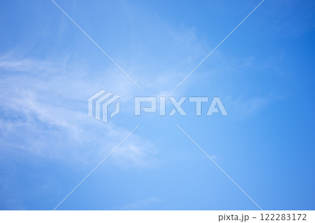 冬の空 青空 空 晴れ 1月 素材 【神奈川県 横浜市】 冬の空 青空 空 晴れ 1月 素材 【神奈川県 横浜市】 122283172