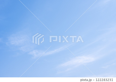 冬の空 青空 空 晴れ 1月 素材 【神奈川県 横浜市】 122283231