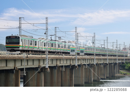 東海道本線　茅ヶ崎－平塚　JR東日本　E231系1000番台　K-42編成（国府津） 122285088