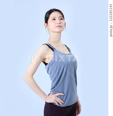 スポーツによってスタイルの良い女性イメージ スポーツによってスタイルの良い女性イメージ 122285145