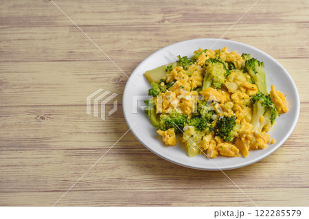 玉子とブロッコリーの炒め物 玉子とブロッコリーの炒め物 122285579